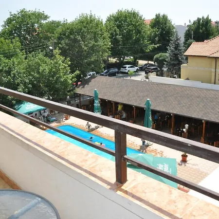 Edmond Hotel 3*